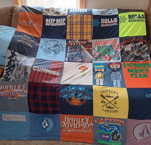 Graduation t-shirt quilt example